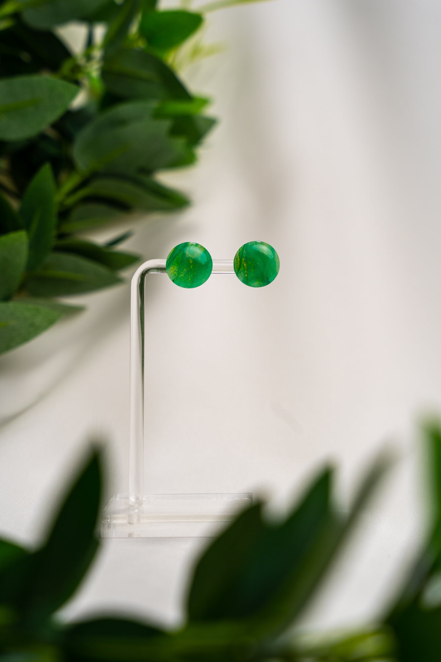 Light green with gold marble round studs